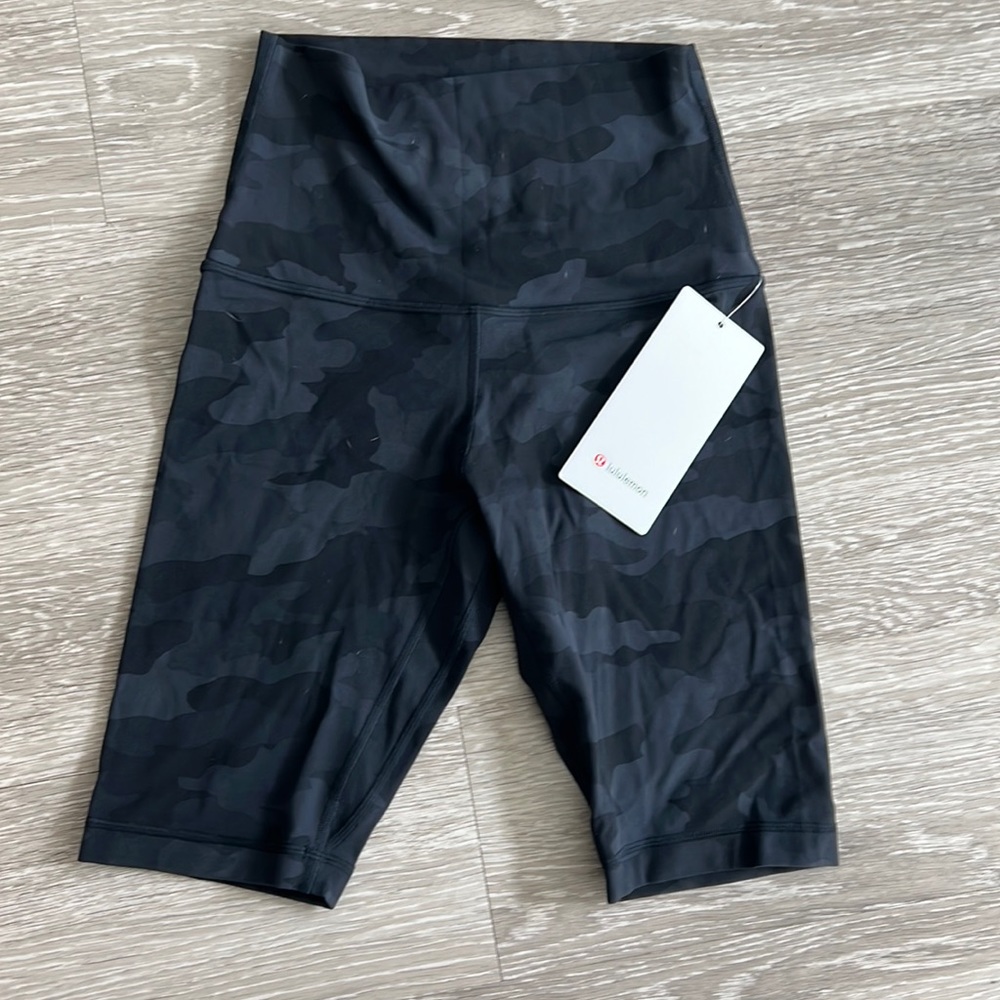 Lululemon Align SHR Short 10” - Size 6 Camo